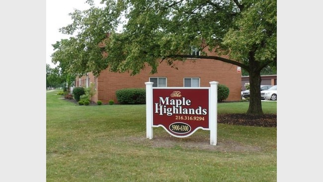 Building Photo - Maple Highlands Apartments