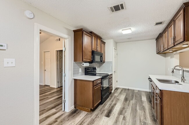 Building Photo - 514 Cutty Trl
