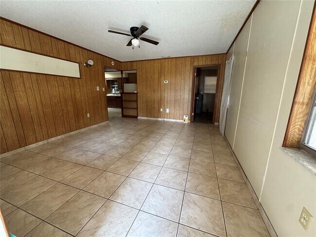 Foto del edificio - 307 N Lake Reedy Blvd