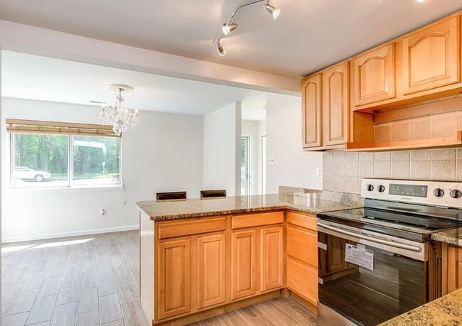 Building Photo - 1054 Pendleton Ct