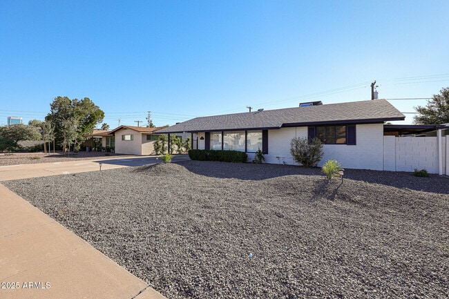 Building Photo - 4122 N 6th Ave