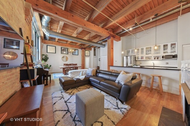 Foto del edificio - 1727 S Indiana Ave