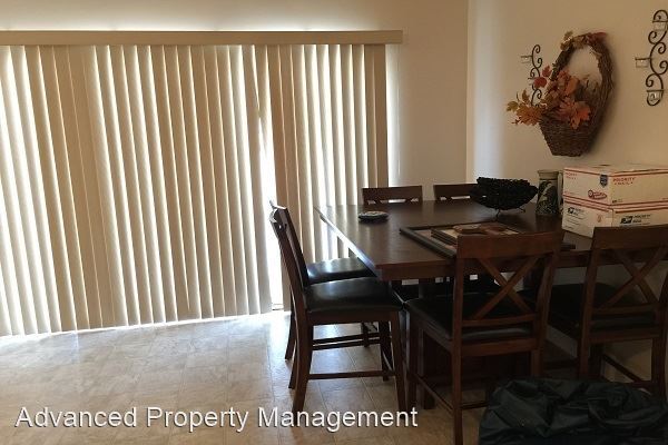 3 br, 1 bath House - 301 Hackberry Avenue - 4