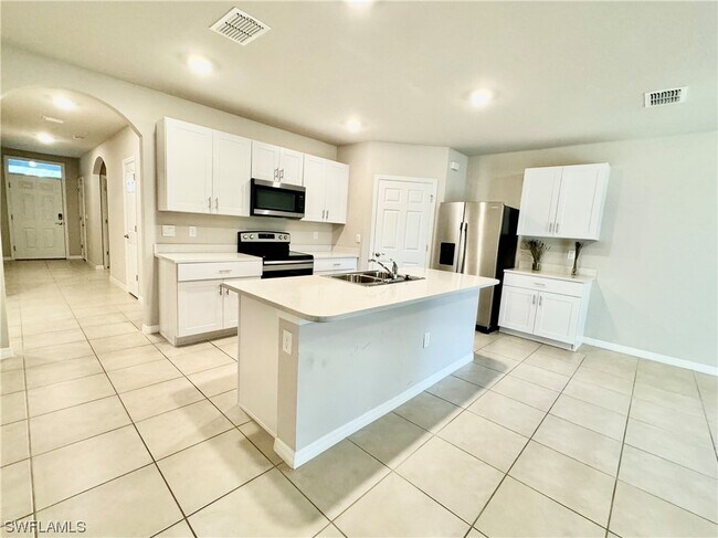 Building Photo - 18705 Spruce Dr W