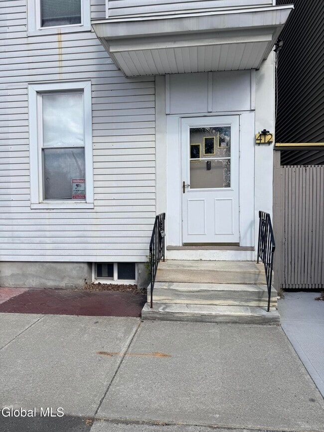 Building Photo - 412 2nd St