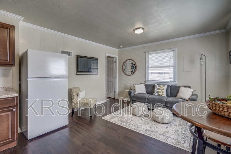 Primary Photo - 3147 Parkdale Rd