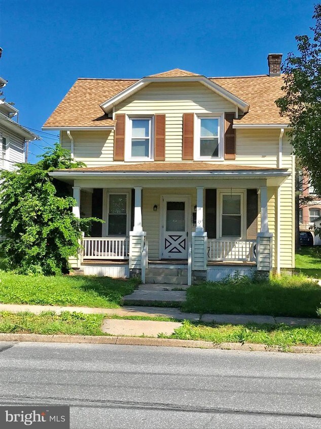 Primary Photo - 21 E Areba Ave