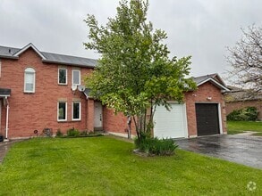 Building Photo - 142 Wright Crescent