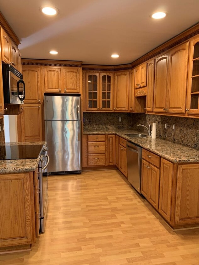 Primary Photo - Maui Gardens ground floor 2 bedroom 1.5 ba...