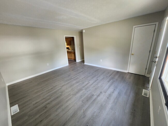 Foto del edificio - 1000 Plainview Dr