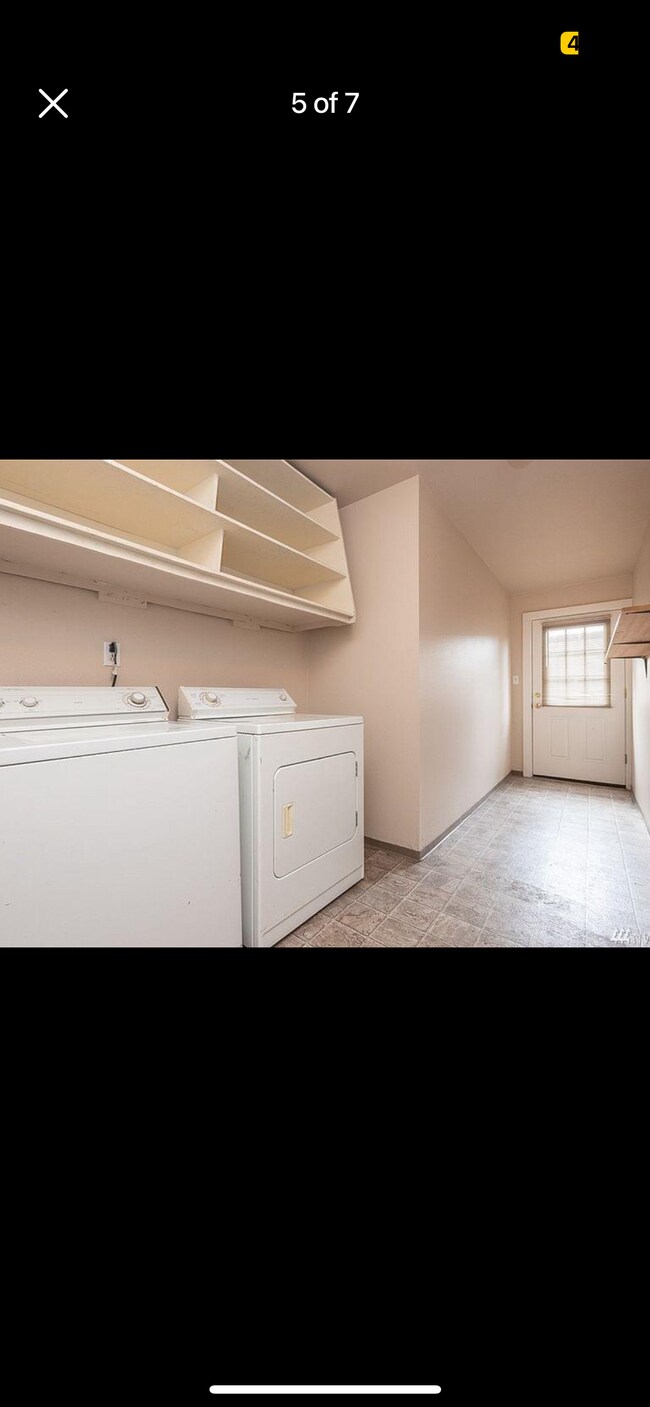 Building Photo - 1705 Redwood St