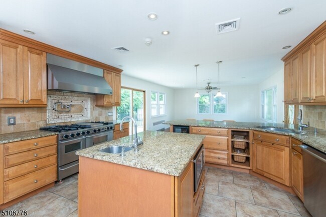 Foto del edificio - 9 Dogwood Pl