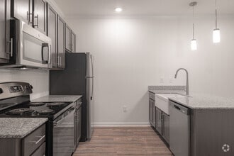 1BR, 1BA - 824SF - Kitchen - Reflection Pointe TN