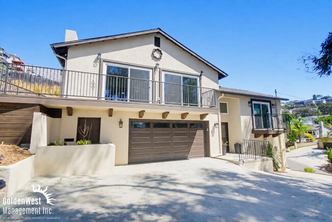Foto del edificio - Beautifully Updated 4Bdm 2.5Ba Unfurnished Home with Scenic Views and Modern Finishes!