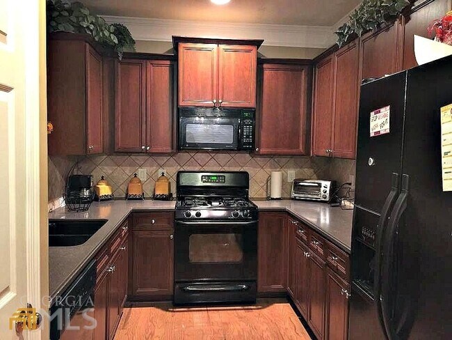 Building Photo - 6162 Deluna Way