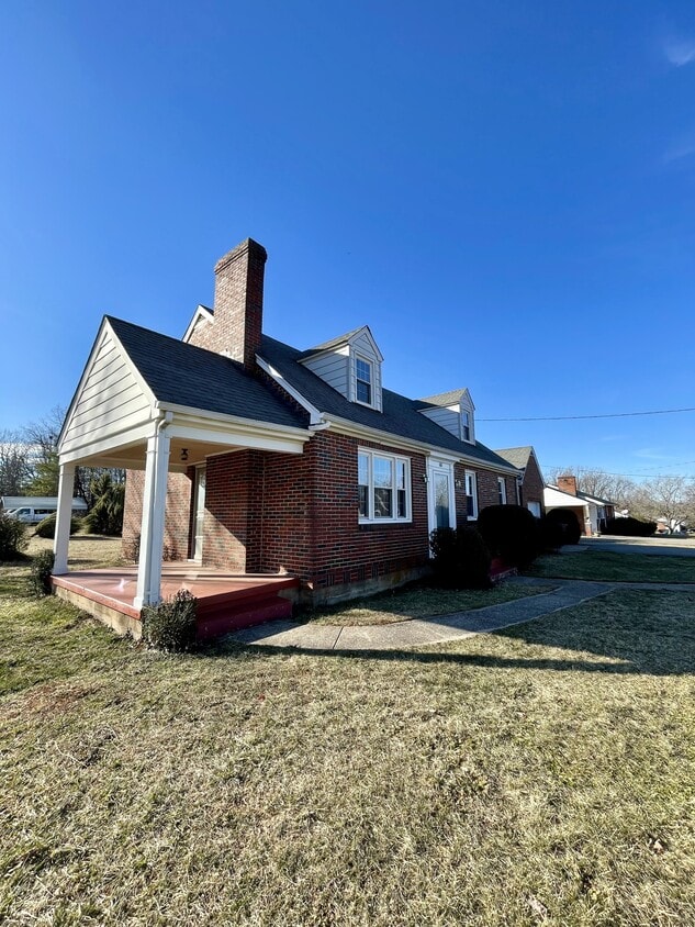 Primary Photo - 660 Leesville Rd