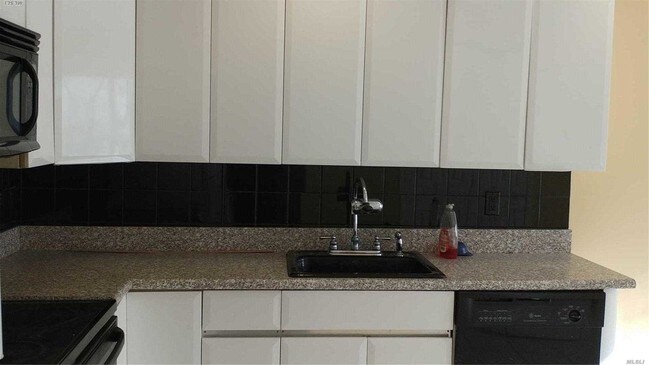 Foto del edificio - 216A Springmeadow Dr