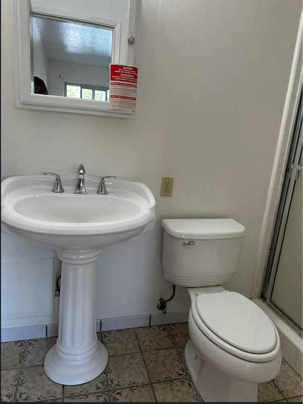 Foto del edificio - 133 Kirk Ave