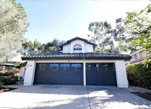 Building Photo - 1174 La Tortuga Dr