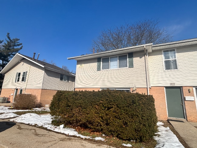 Building Photo - 3522 Kenbrooke Ct