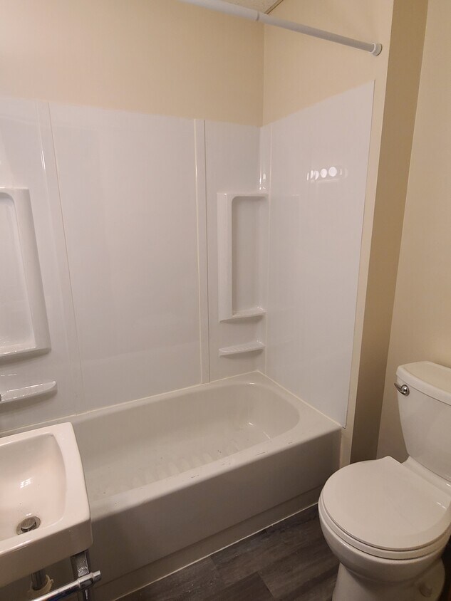 Foto principal - 4751 Liberty Ave