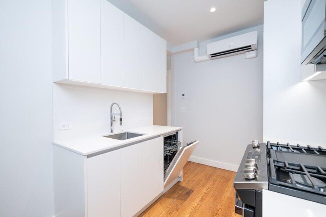 Building Photo - Upscale 1bed in ideal Cambridge area! Luxu...
