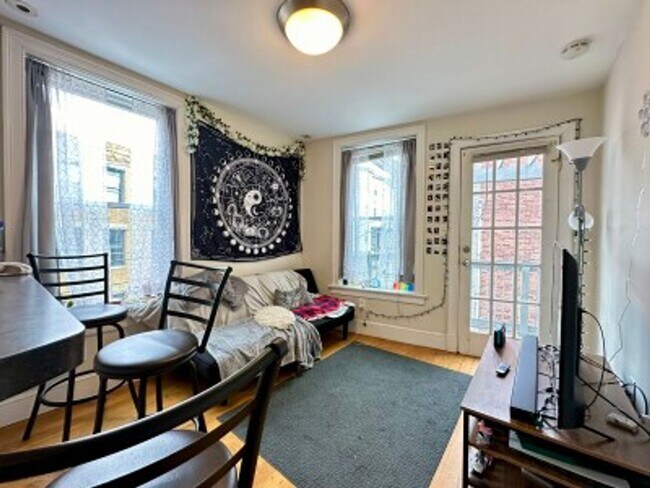 Building Photo - Mission Hill_4 Bed Room_NO BROKER FEE_9/1