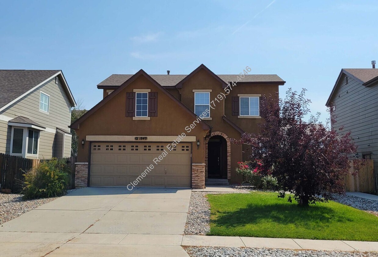 Photo - 1849 Capital Dr - Powers Area - 2 Bed/ 2 1/2 Bath/ 2 Car Garage