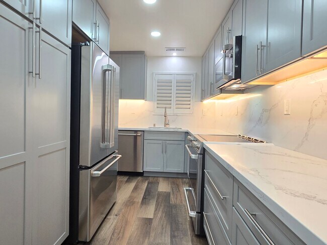 Foto del edificio - Blossomhillduplex