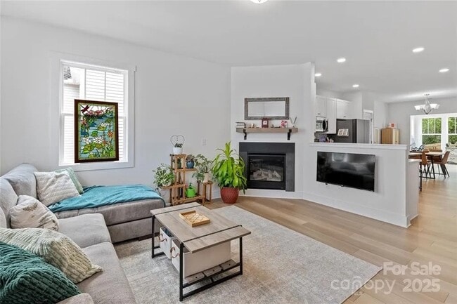 Building Photo - 212 Rockrose Ct