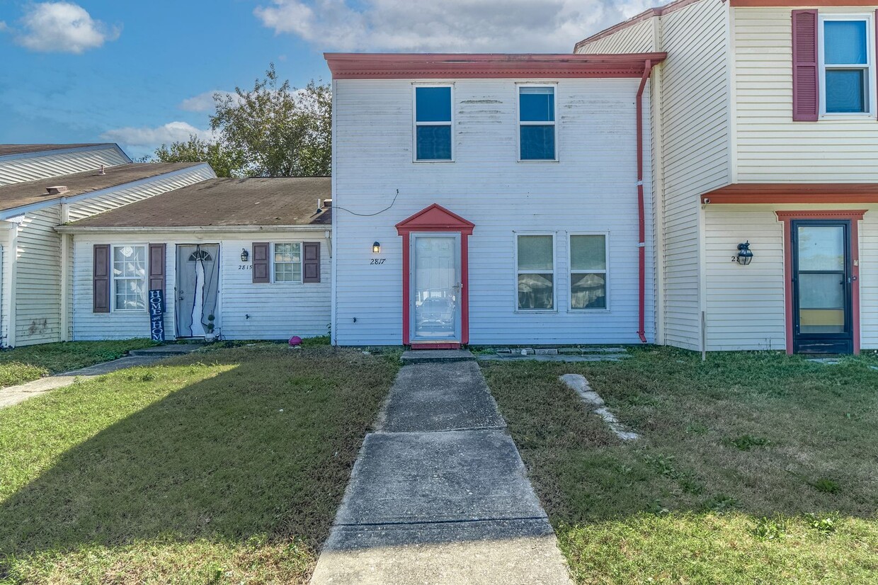 Foto principal - Charming 3-Bedroom Townhouse in Chesapeake