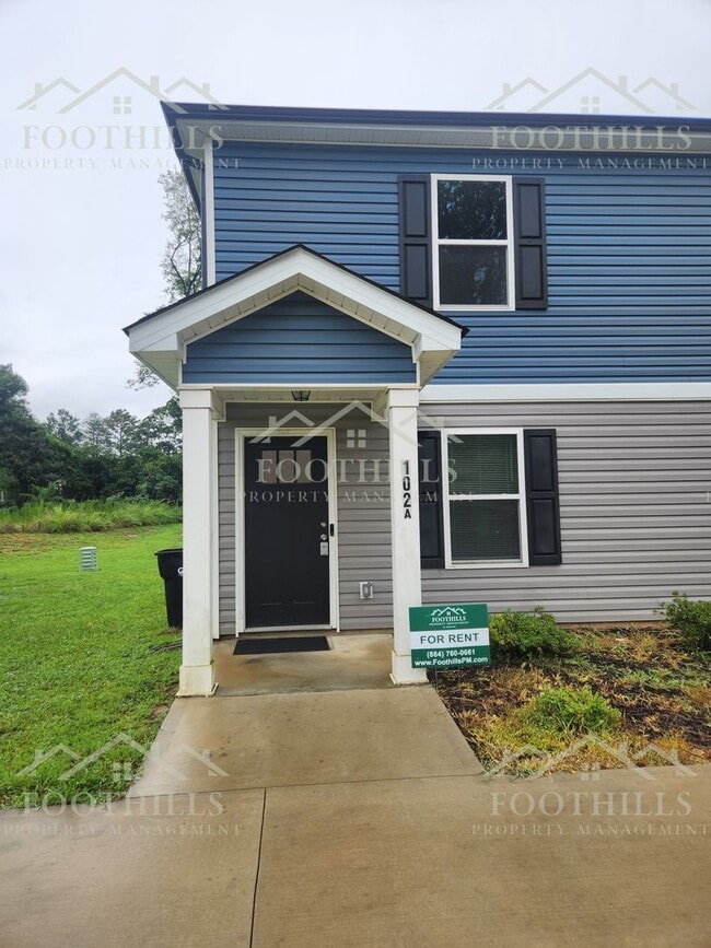 Building Photo - 102 David St