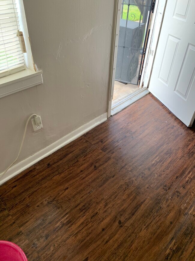 Foto del edificio - 4830 Wilmington St