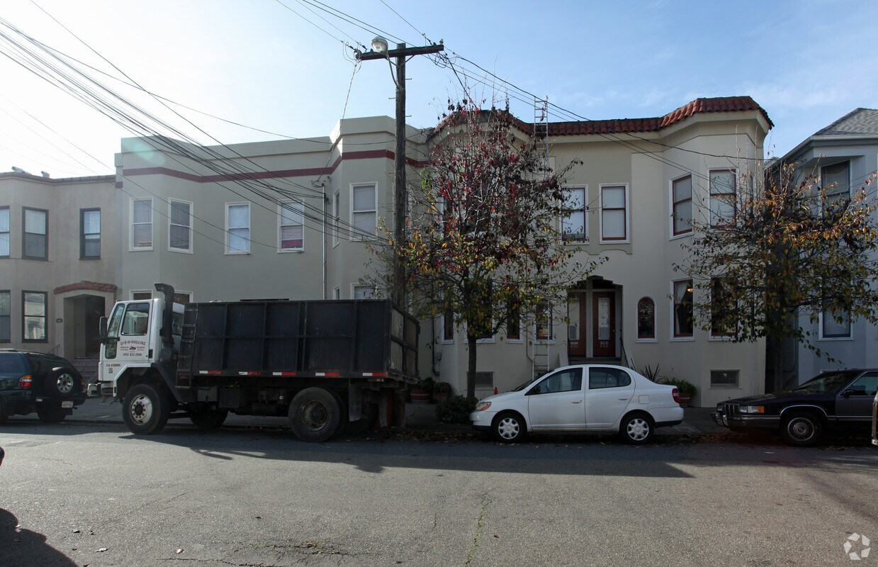 Building Photo - 826-832 York St