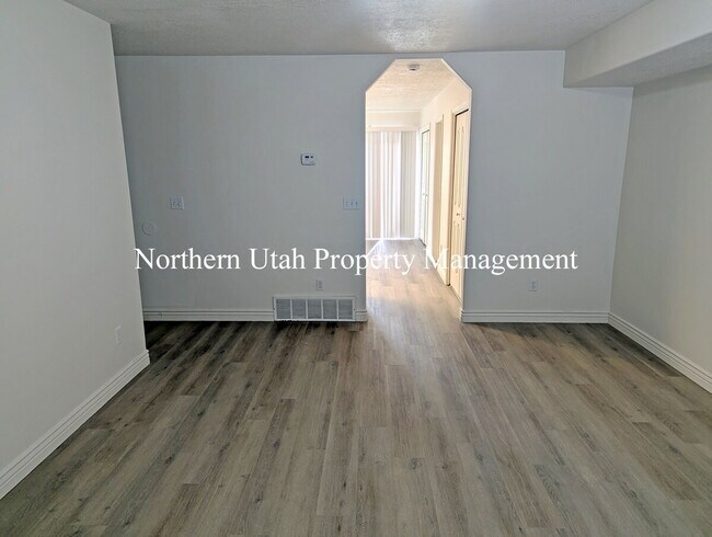 Foto del edificio - 3 Bed 2.5 Bath HVAC