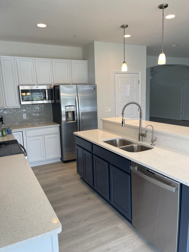 Building Photo - 5657 Trafalgar Cir