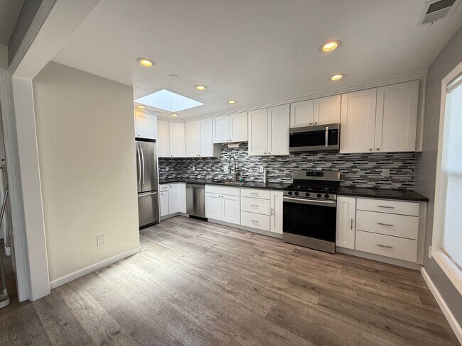 Foto del edificio - Mission Terrace Neighborhood Beauty-Charmi...