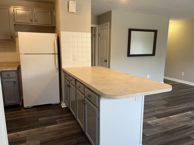 Foto del edificio - 3434 Clover Rd E