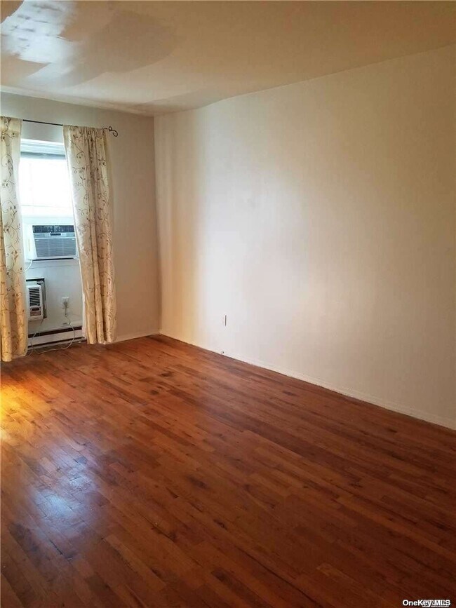 Foto del edificio - 43-35 223rd St