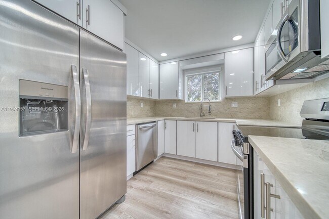 Foto del edificio - 4345 SW 5th Terrace