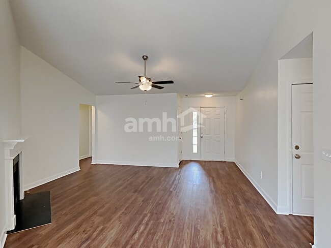 Building Photo - 6004 Crestview Court