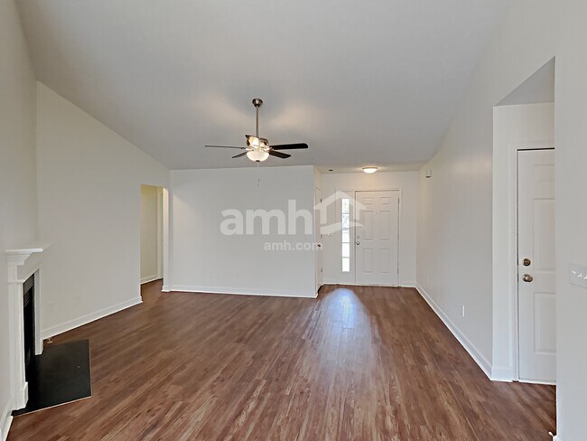Foto del edificio - 6004 Crestview Court