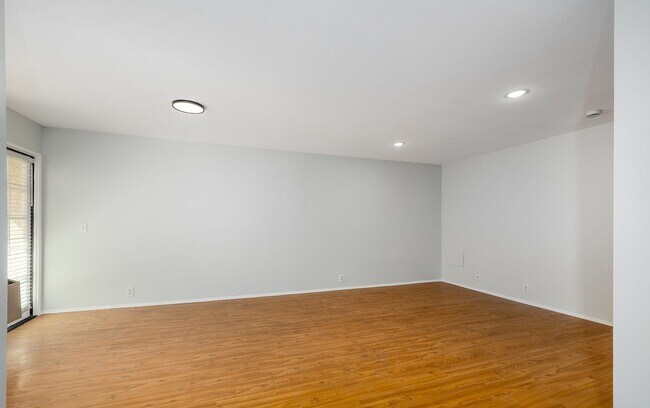 Interior Photo - 132 Clark Dr