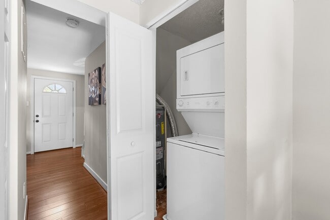 Laundry - 6602 Seat Pleasant Dr