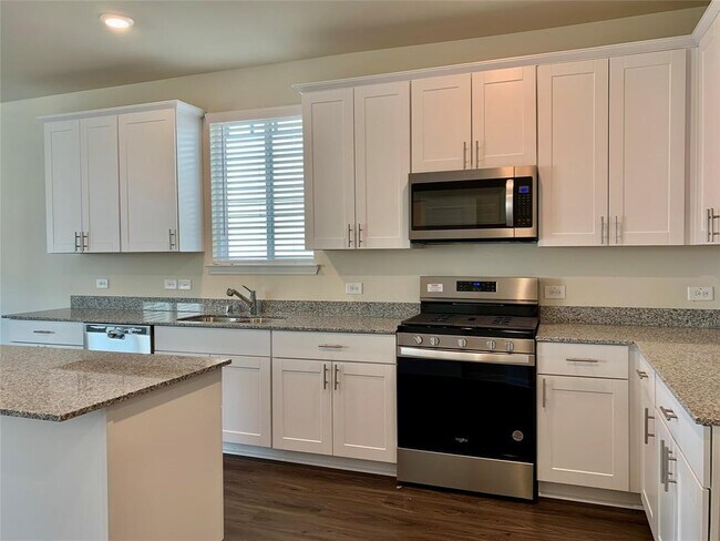 Building Photo - 11747 Armadale Dr