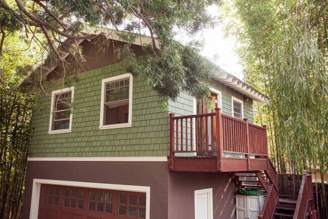 Exterior - 321 S Van Ness Ave