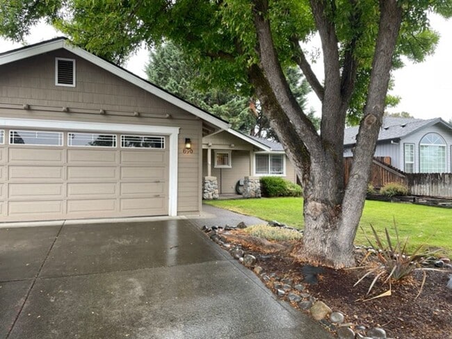 Foto del edificio - Very Nice 3 Bedroom 2 Bath home in Central...