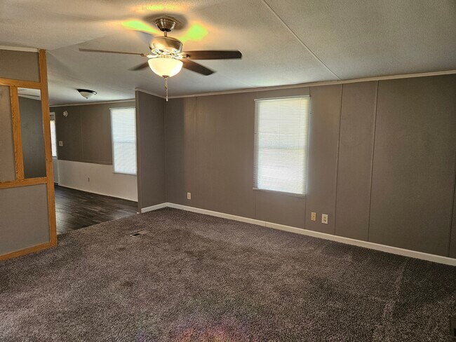 Foto del edificio - 38 Lynnwood Cir