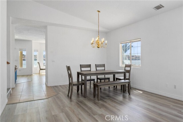 Foto del edificio - 18075 Lakeview Dr