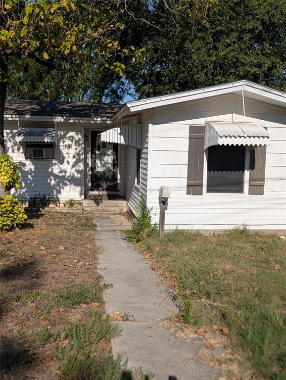 Primary Photo - 1814 Davis St
